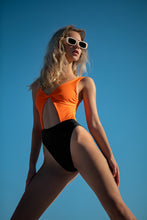 Twist Front Cut-Out One-piece swimsuit